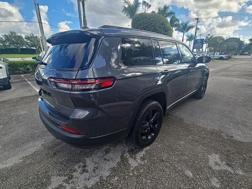 2023 Jeep Grand Cherokee L Laredo