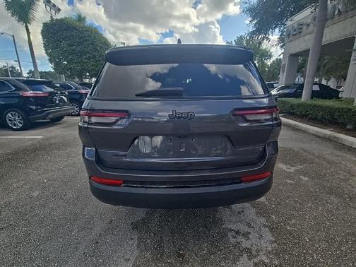 2023 Jeep Grand Cherokee L Laredo