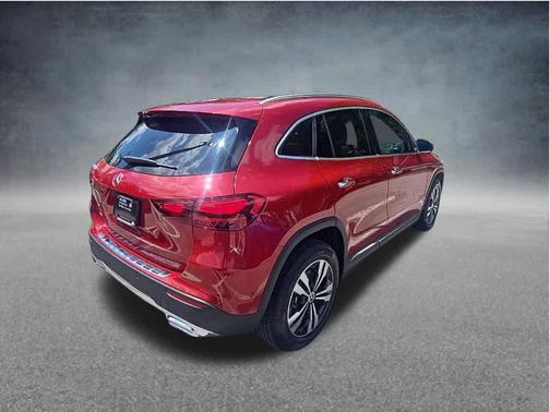 MANUFAKTUR Patagonia Red Metallic 2026 Mercedes-Benz GLA 250 4MATIC