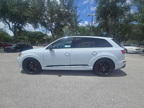 Glacier White Metallic 2025 Audi SQ7 4.0T Prestige