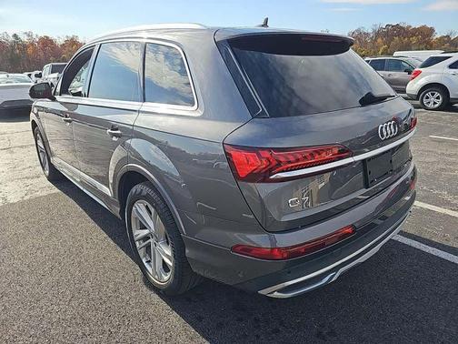 2021 Audi Q7 55 Premium Plus