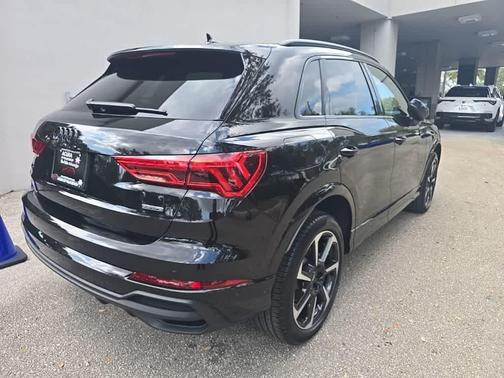 2025 Audi Q3 45 S line Premium