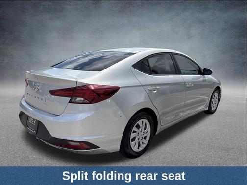 2019 Hyundai ELANTRA SE