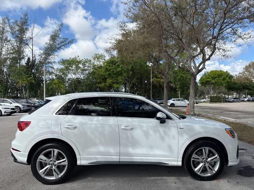 2020 Audi Q3 45 S line Premium