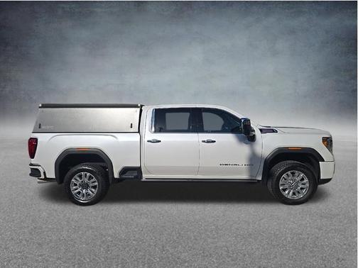White Frost Tri-Coat 2023 GMC Sierra 2500 Denali