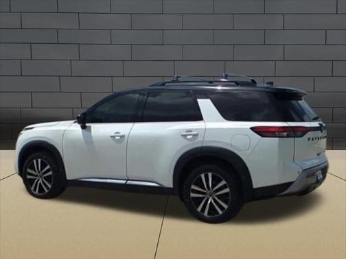 2023 Nissan Pathfinder Platinum FWD