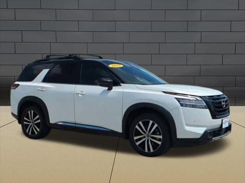 2023 Nissan Pathfinder Platinum FWD