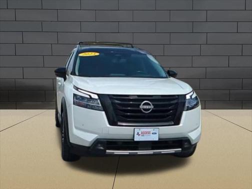 2023 Nissan Pathfinder Platinum FWD
