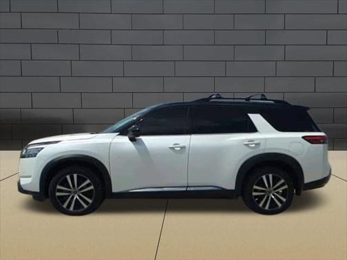 2023 Nissan Pathfinder Platinum FWD