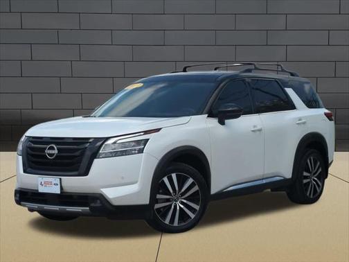 2023 Nissan Pathfinder Platinum FWD