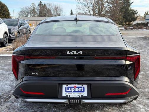 2026 Kia K4 LXS