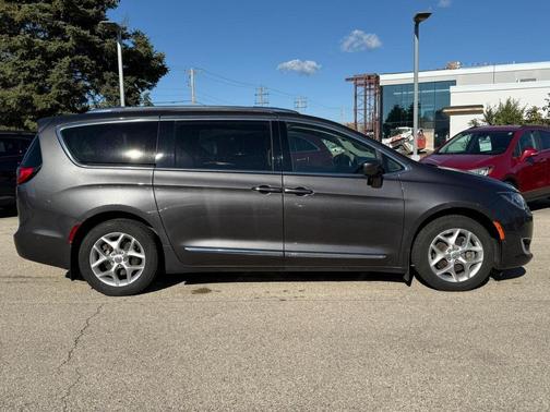 2020 Chrysler Pacifica Touring-L Plus