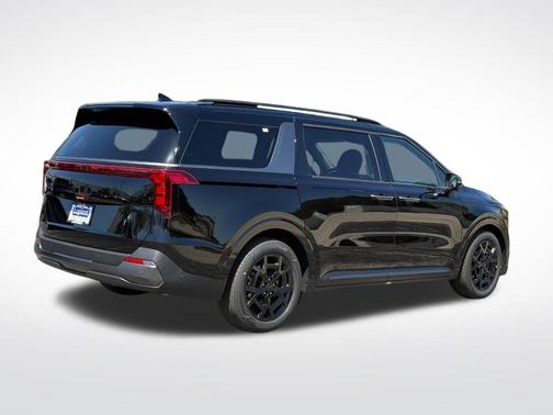 Aurora Black Pearl 2026 Kia Carnival SX
