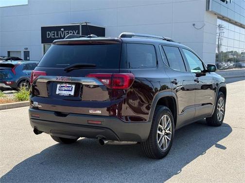 2017 GMC Acadia SLE-2