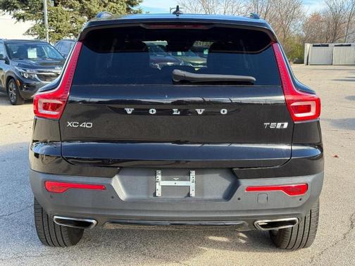 2020 Volvo XC40 T5 R-Design