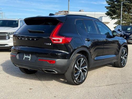 2020 Volvo XC40 T5 R-Design