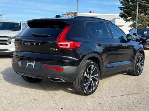 2020 Volvo XC40 T5 R-Design