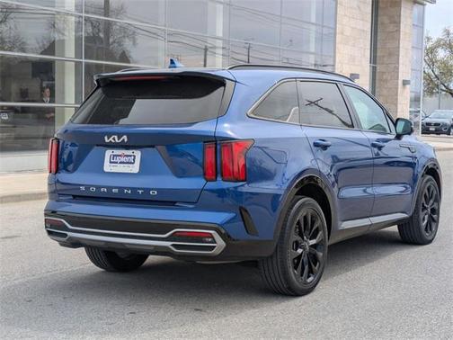 2022 Kia Sorento SX