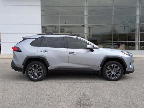 2022 Toyota RAV4 Hybrid XLE Premium