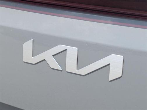 2025 Kia Carnival SX
