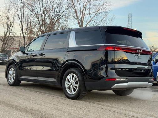 2022 Kia Carnival LXS