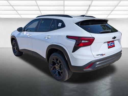 Summit White 2026 Chevrolet Trax LT