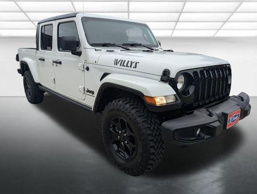 Bright White Clearcoat 2022 Jeep Gladiator Willys 4x4