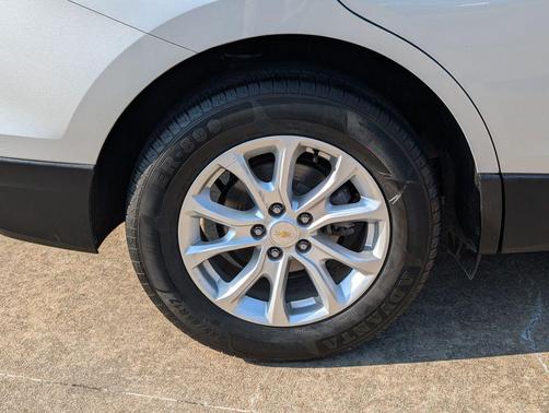 Silver Ice Metallic 2019 Chevrolet Equinox 1LT