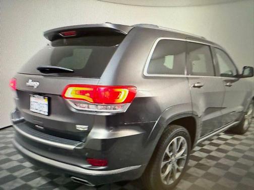 2020 Jeep Grand Cherokee Summit