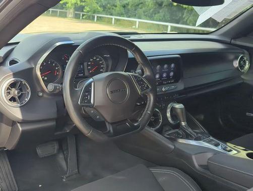 2022 Chevrolet Camaro RWD Coupe LT1
