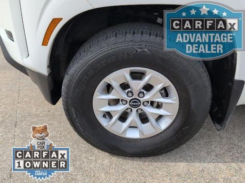 2024 Nissan Frontier SV