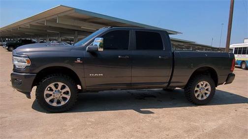 2023 RAM 2500 Laramie Crew Cab 4x4 6'4' Box