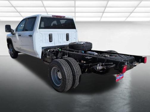2026 Chevrolet Silverado 3500 WT