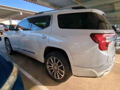 2022 GMC Acadia Denali