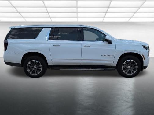 2025 Chevrolet Suburban LS