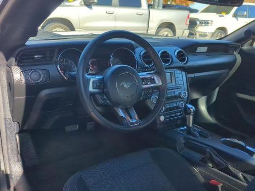 2017 Ford Mustang V6