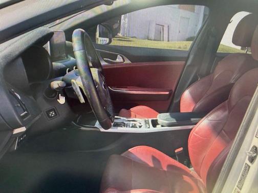 Snow White Pearl 2020 Kia Stinger GT1