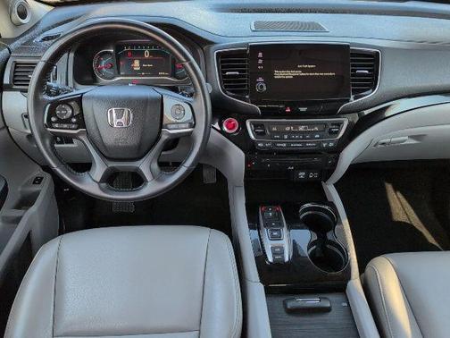 2022 Honda Pilot Touring 8-Passenger