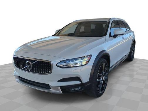 2018 Volvo V90 Cross Country T6