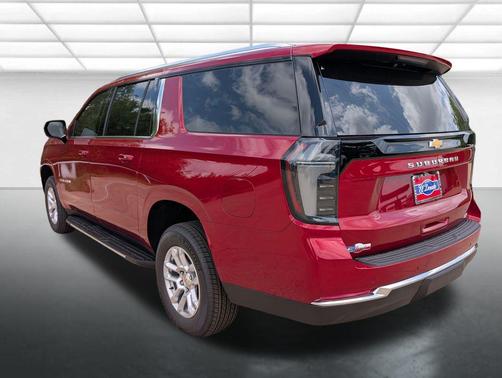 Radiant Red Tintcoat 2026 Chevrolet Suburban LT