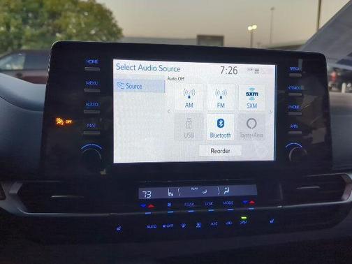 2022 Toyota Sienna XLE 8 Passenger