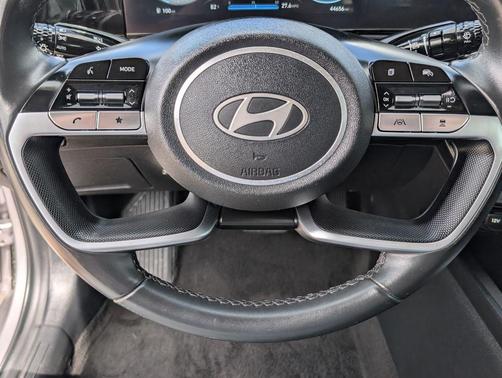 Fluid Metal 2025 Hyundai ELANTRA SEL
