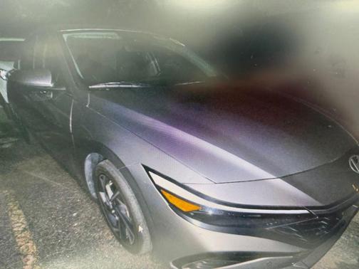 Fluid Metal 2025 Hyundai ELANTRA SEL