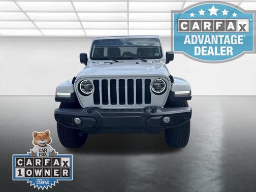 Bright White Clearcoat 2021 Jeep Wrangler Unlimited Sahara
