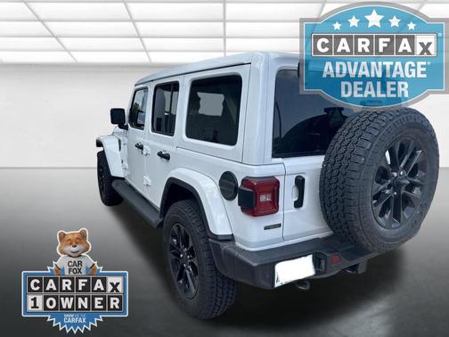Bright White Clearcoat 2021 Jeep Wrangler Unlimited Sahara