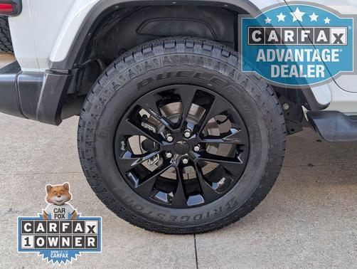Bright White Clearcoat 2021 Jeep Wrangler Unlimited Sahara