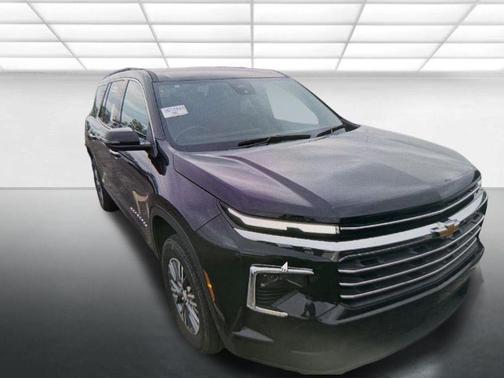 Mosaic Black Metallic 2024 Chevrolet Traverse LT