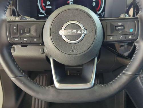 2024 Nissan Pathfinder Platinum FWD