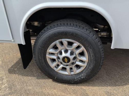 Summit White 2026 Chevrolet Silverado 2500 WT