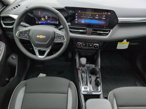 Mosaic Black Metallic 2026 Chevrolet Trailblazer LT
